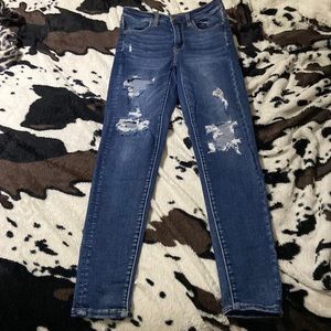 Good condition American Eagle skinny jeans.